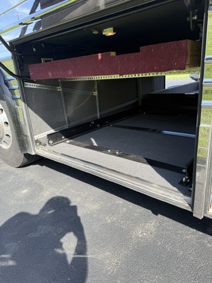 2005 Prevost XLII 40 For Sale