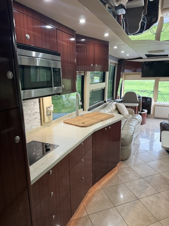 2005 Prevost XLII 40 For Sale