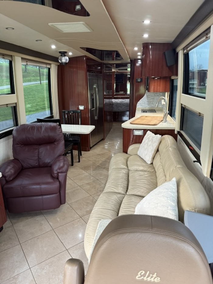 2005 Prevost XLII 40 For Sale