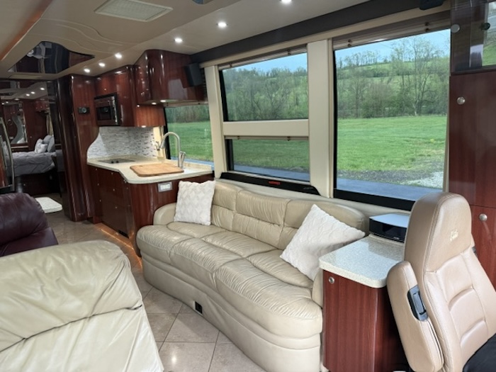 2005 Prevost XLII 40 For Sale