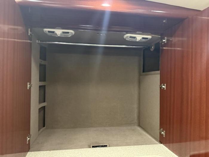 2005 Prevost XLII 40 For Sale