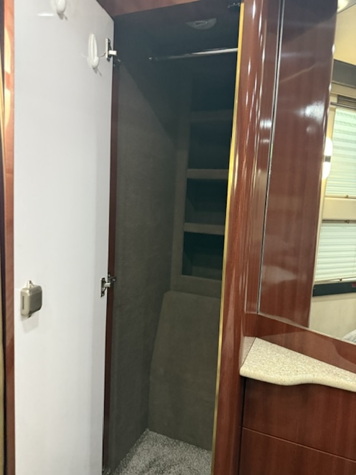 2005 Prevost XLII 40 For Sale