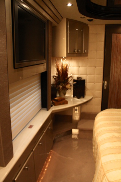 2006 Prevost Country Coach XLII For Sale