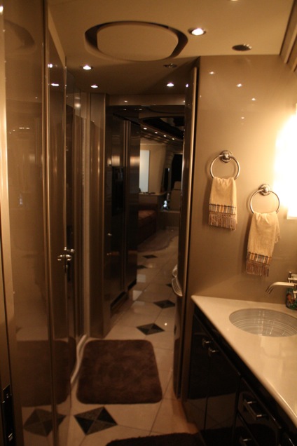 2006 Prevost Country Coach XLII For Sale