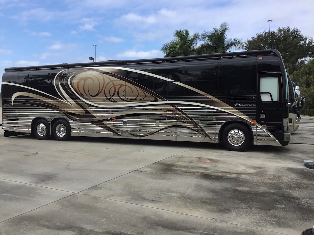 2006 Prevost Country Coach XLII For Sale