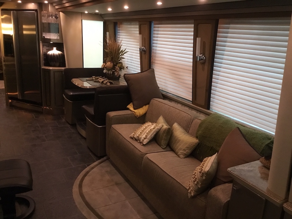 2006 Prevost Country Coach XLII For Sale