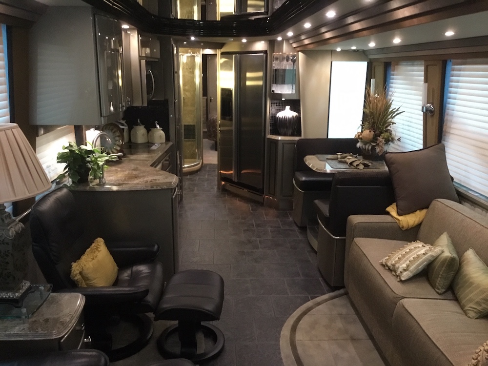 2006 Prevost Country Coach XLII For Sale