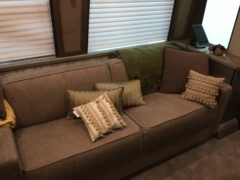 2006 Prevost Country Coach XLII For Sale