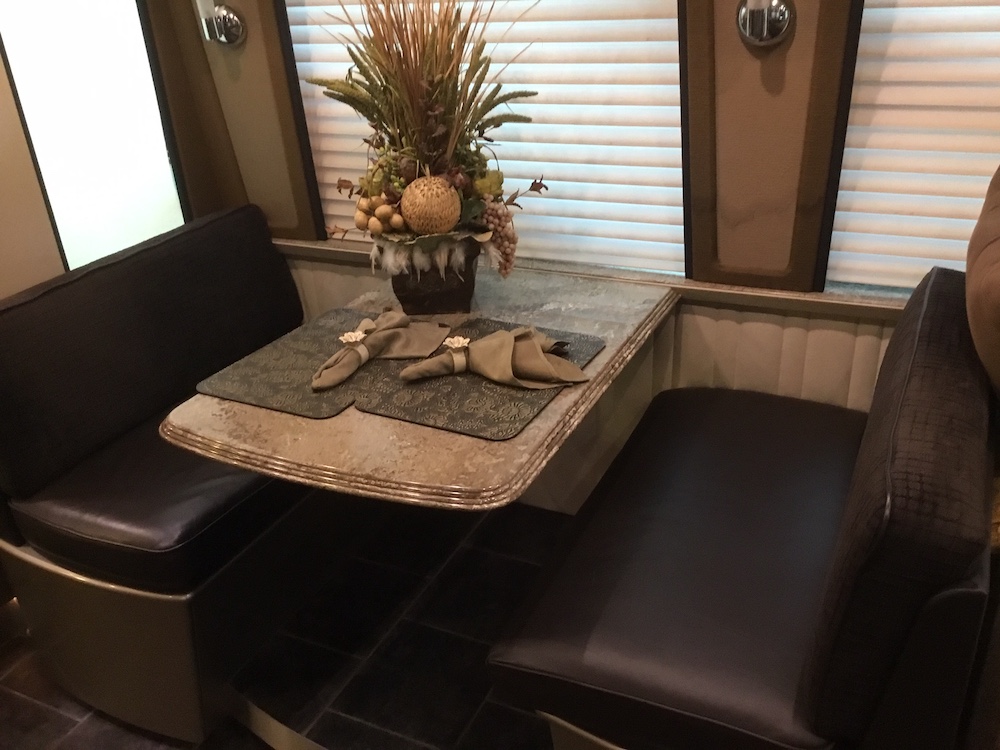 2006 Prevost Country Coach XLII For Sale