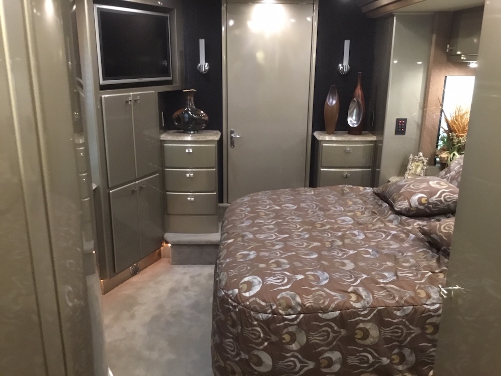 2006 Prevost Country Coach XLII For Sale