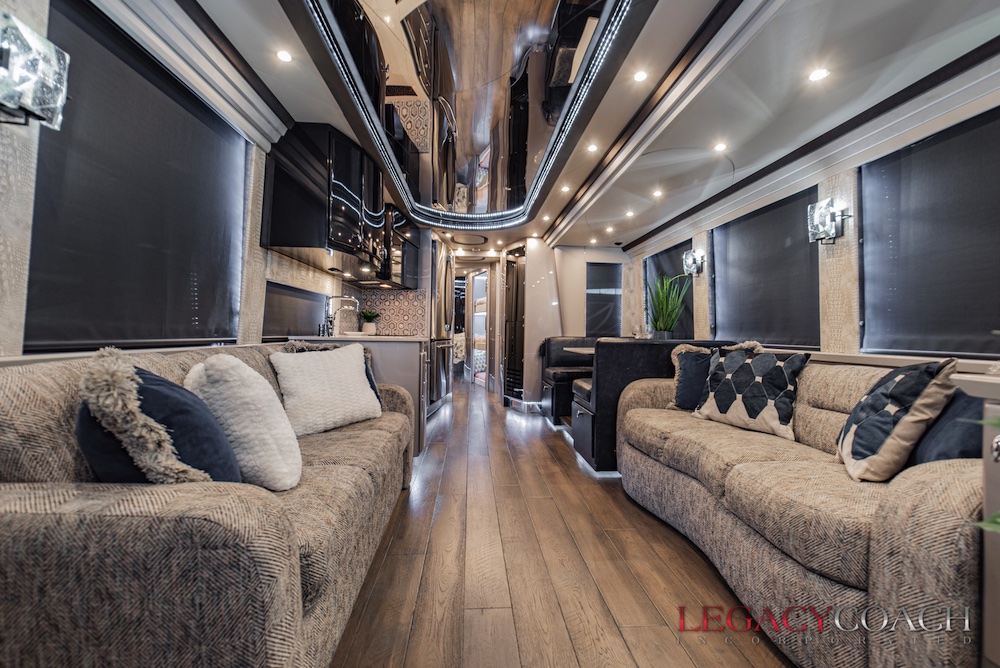 2006 Prevost Country Coach XLII For Sale