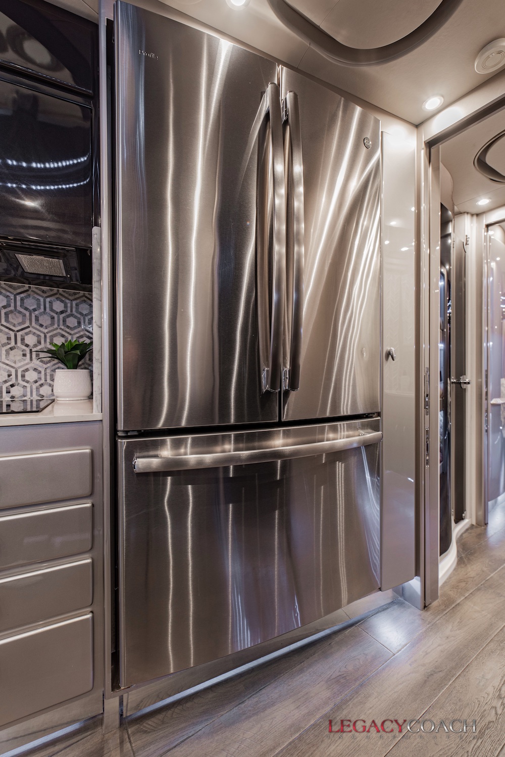 2006 Prevost Country Coach XLII For Sale