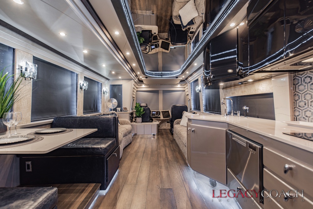 2006 Prevost Country Coach XLII For Sale