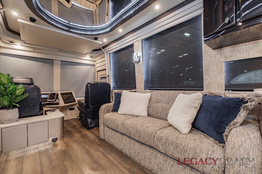 2006 Prevost Country Coach XLII For Sale