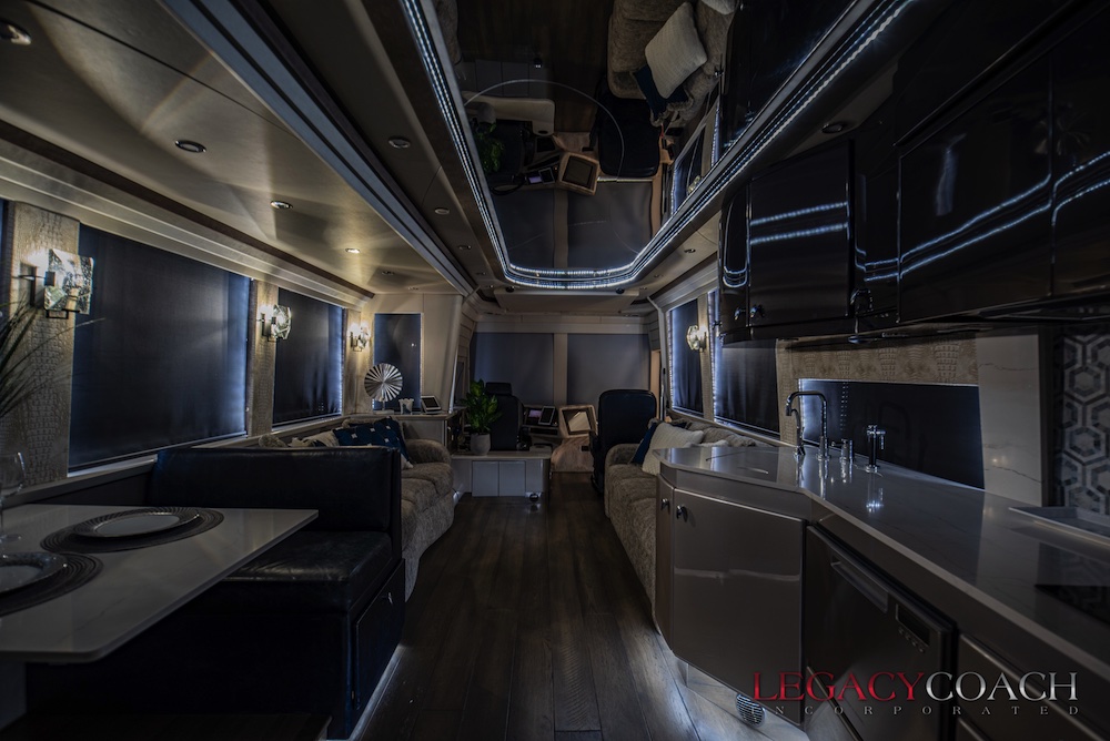 2006 Prevost Country Coach XLII For Sale