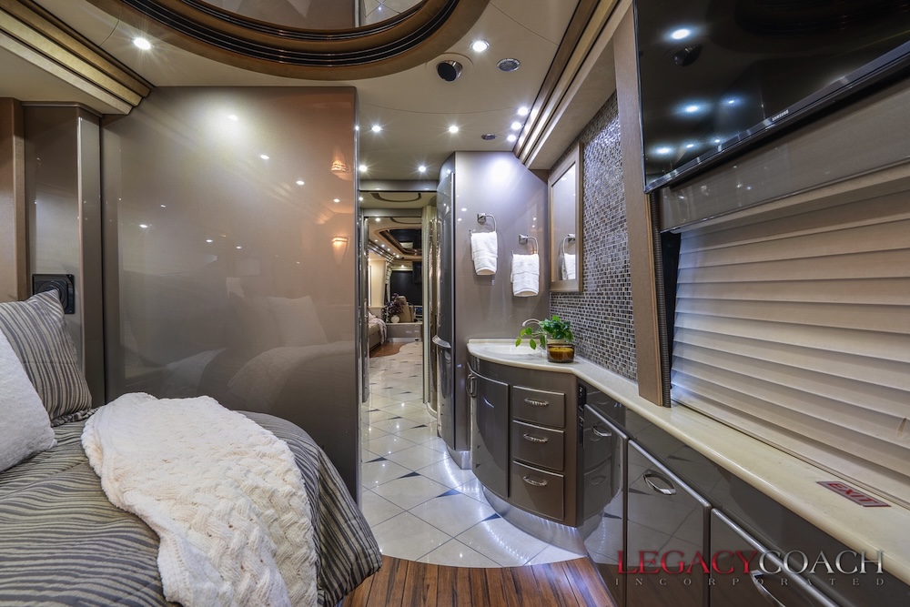 2006 Prevost Country Coach XLII For Sale