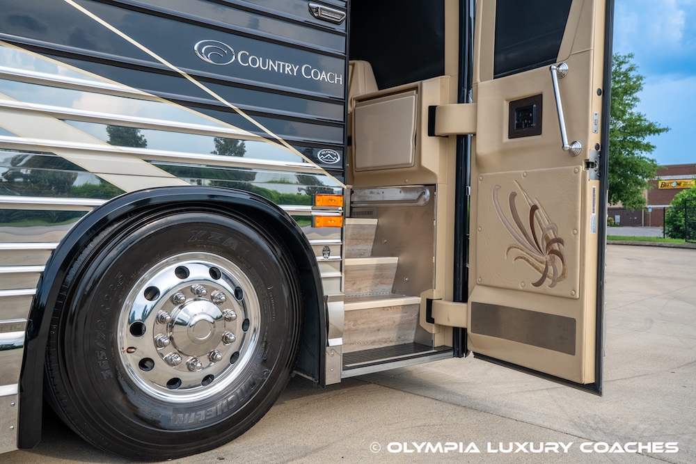 2006 Prevost Country Coach XLII For Sale