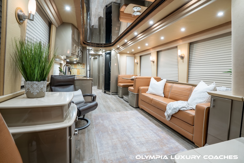 2006 Prevost Country Coach XLII For Sale