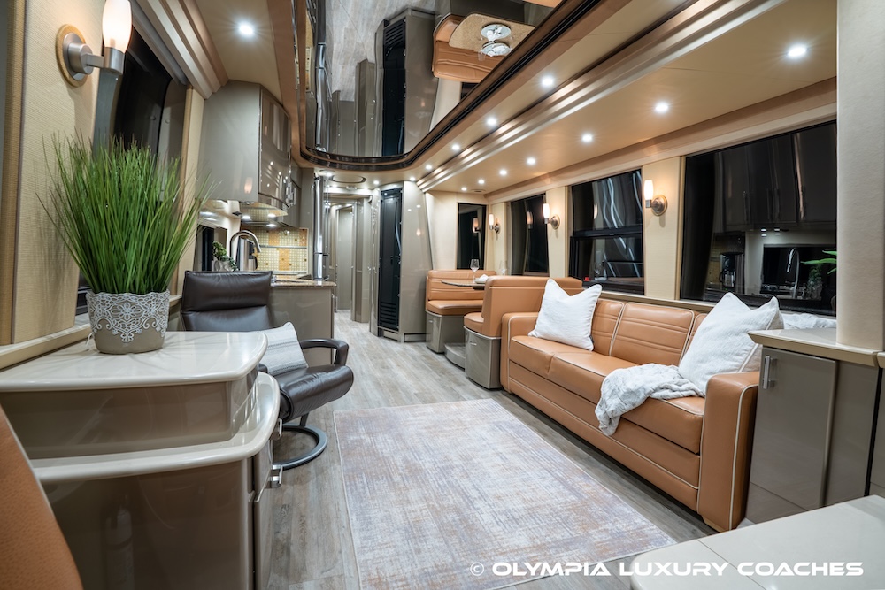 2006 Prevost Country Coach XLII For Sale