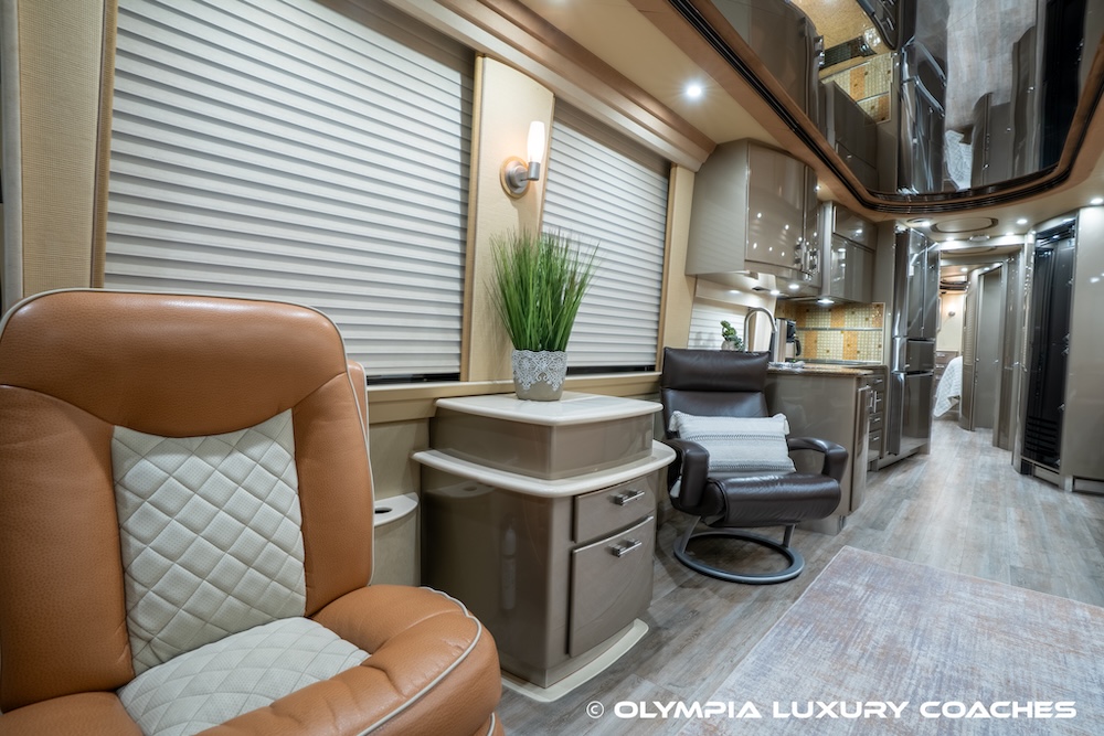 2006 Prevost Country Coach XLII For Sale