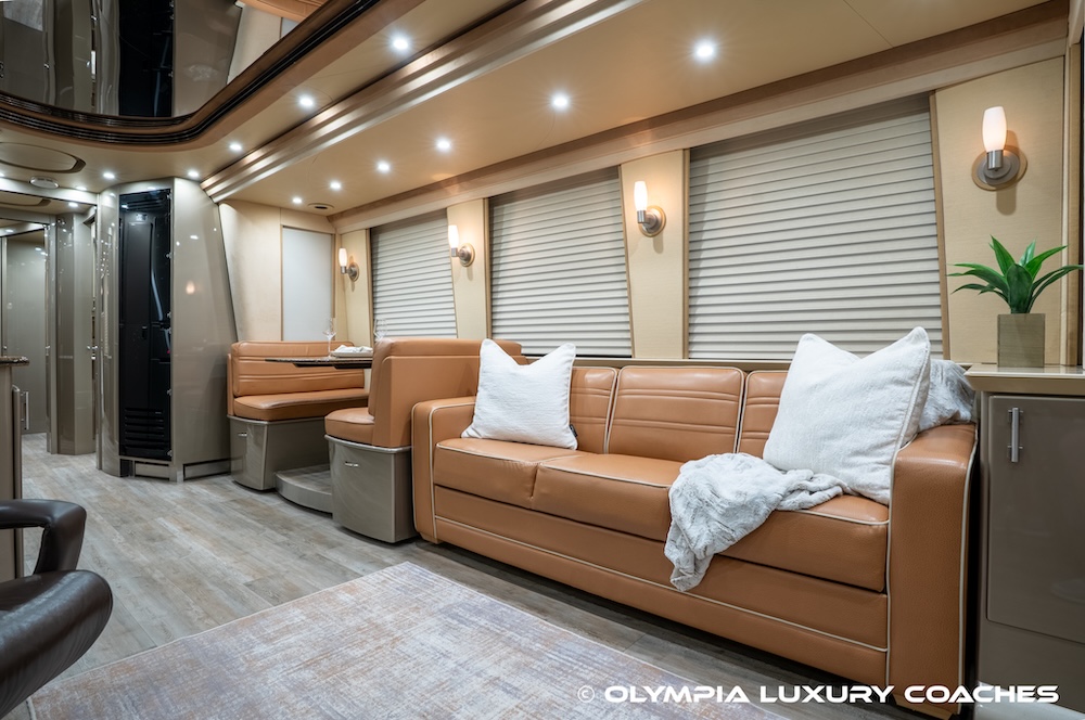 2006 Prevost Country Coach XLII For Sale