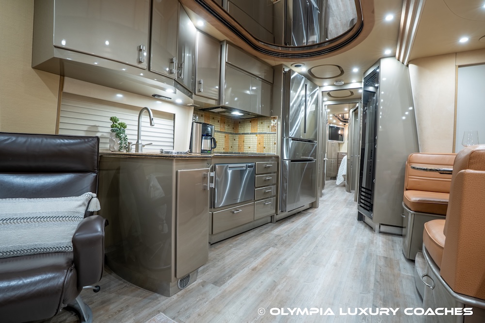 2006 Prevost Country Coach XLII For Sale