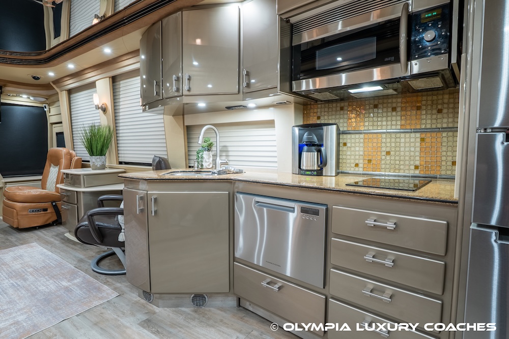 2006 Prevost Country Coach XLII For Sale