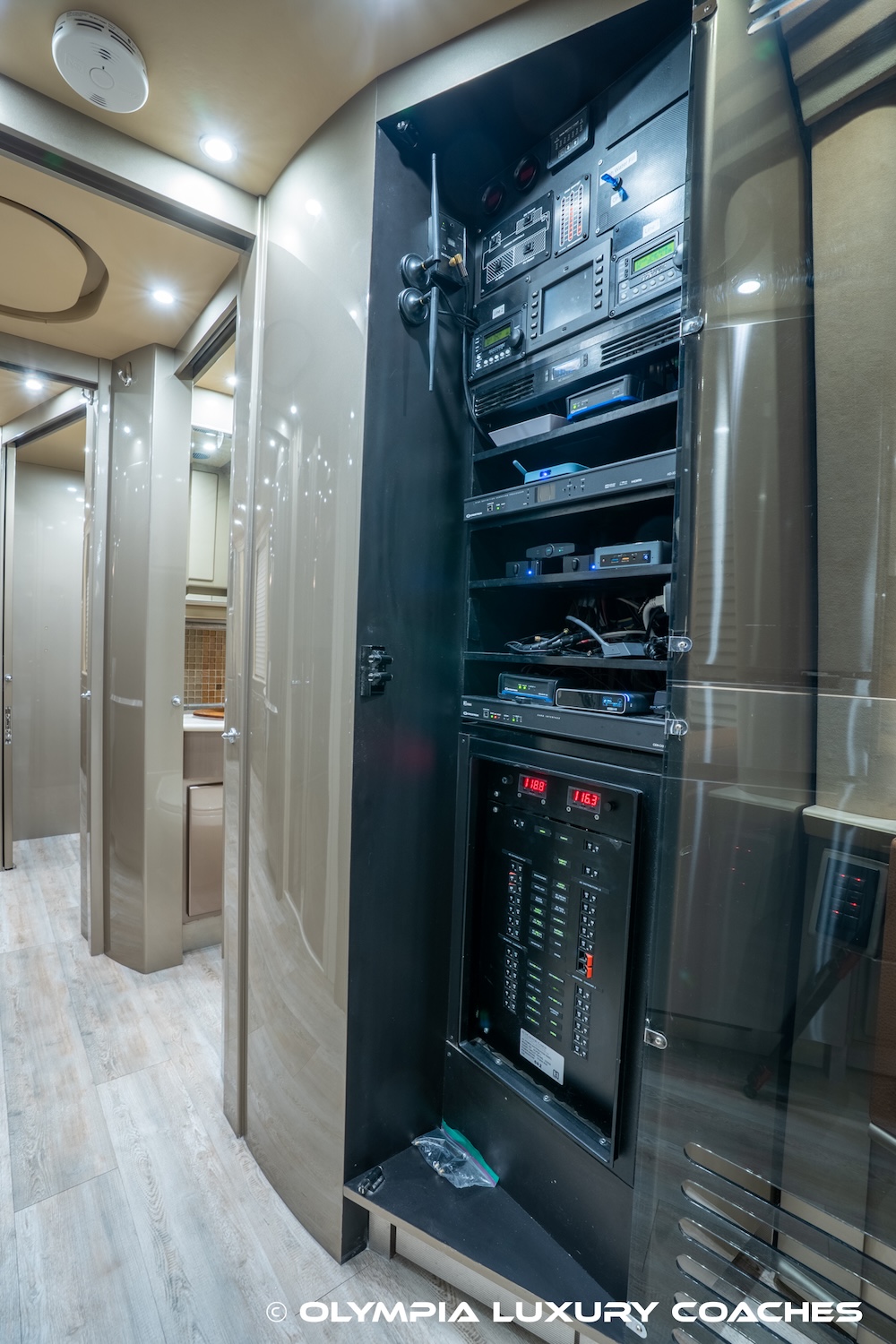 2006 Prevost Country Coach XLII For Sale