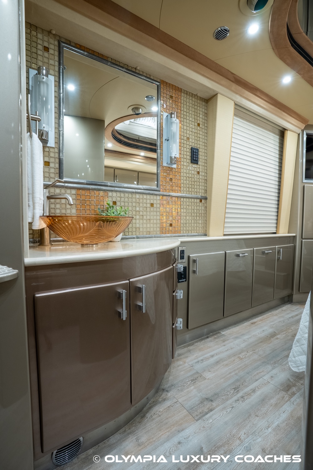 2006 Prevost Country Coach XLII For Sale