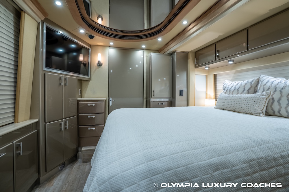 2006 Prevost Country Coach XLII For Sale