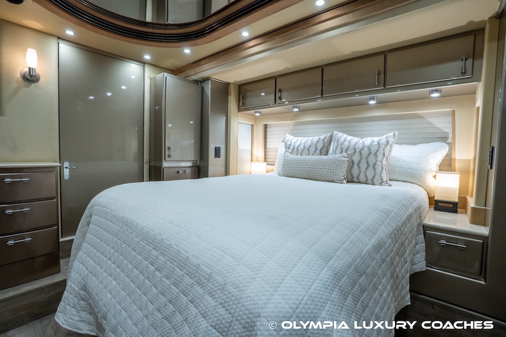 2006 Prevost Country Coach XLII For Sale