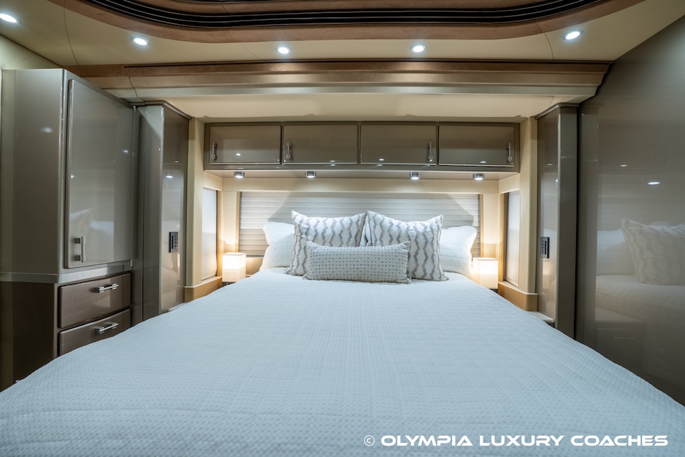 2006 Prevost Country Coach XLII For Sale