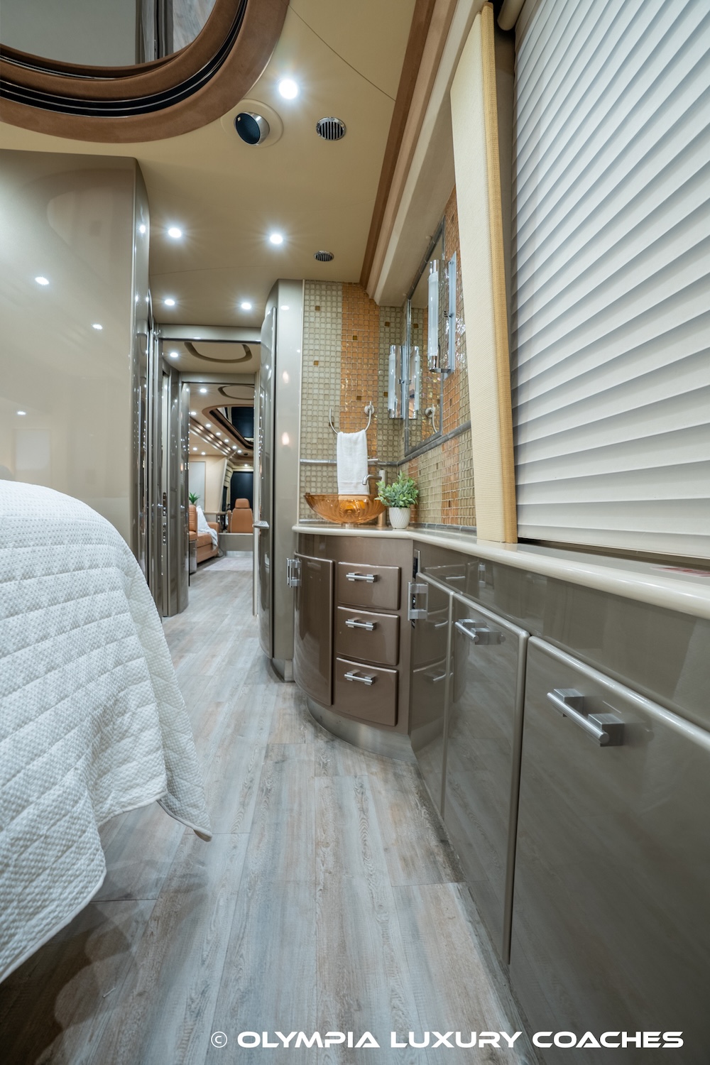 2006 Prevost Country Coach XLII For Sale