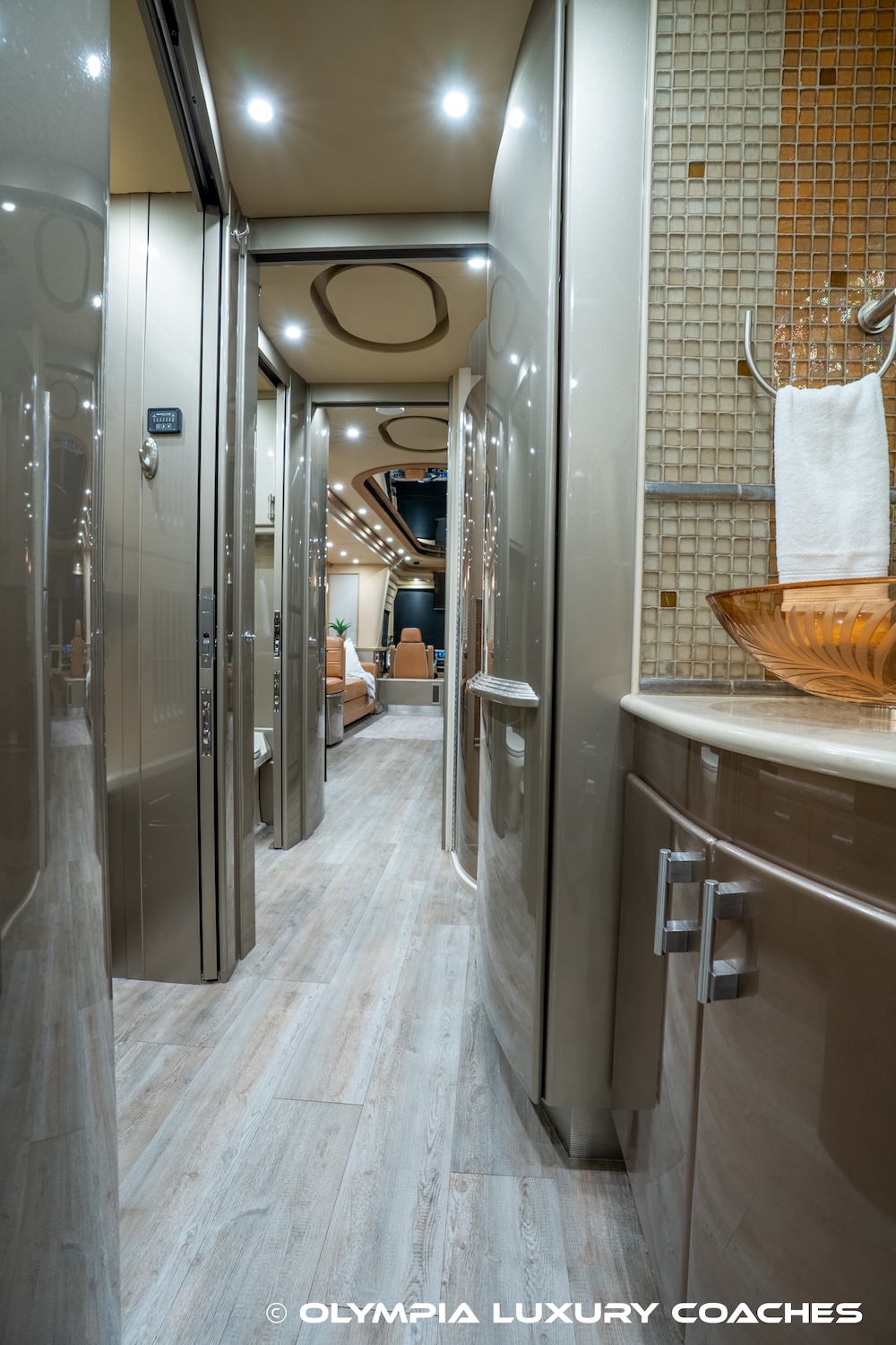 2006 Prevost Country Coach XLII For Sale