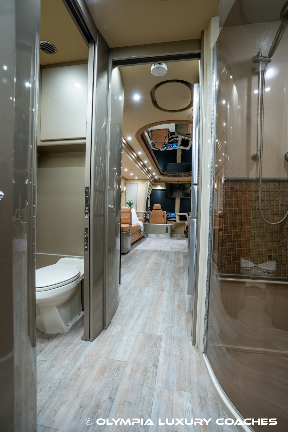 2006 Prevost Country Coach XLII For Sale