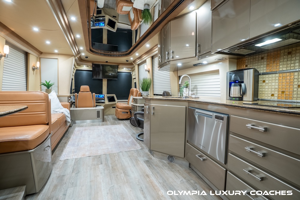2006 Prevost Country Coach XLII For Sale