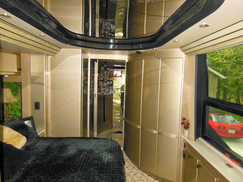 2006 Prevost Country Coach XLII For Sale