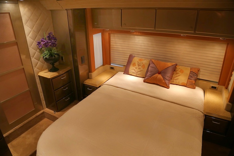2006 Prevost Country Coach XLII For Sale