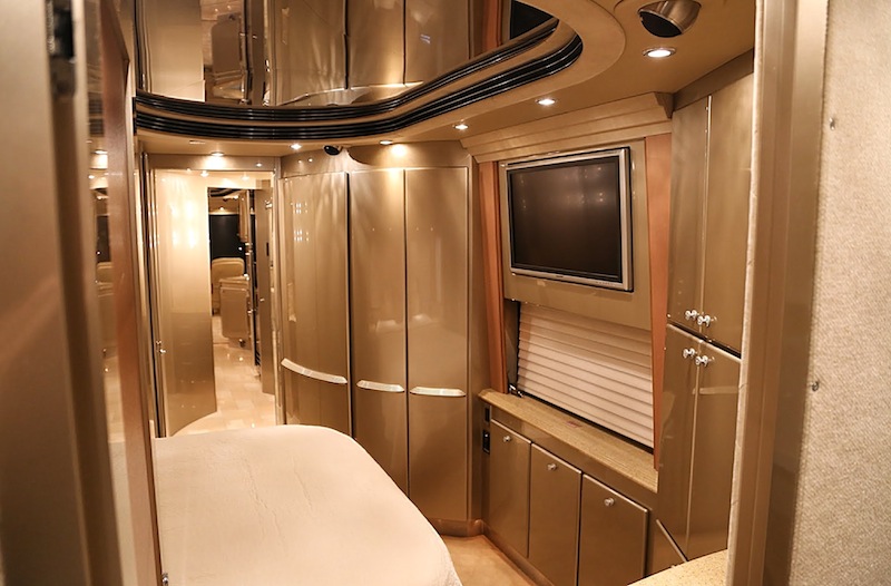 2006 Prevost Country Coach XLII For Sale
