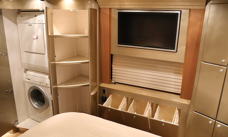 2006 Prevost Country Coach XLII For Sale