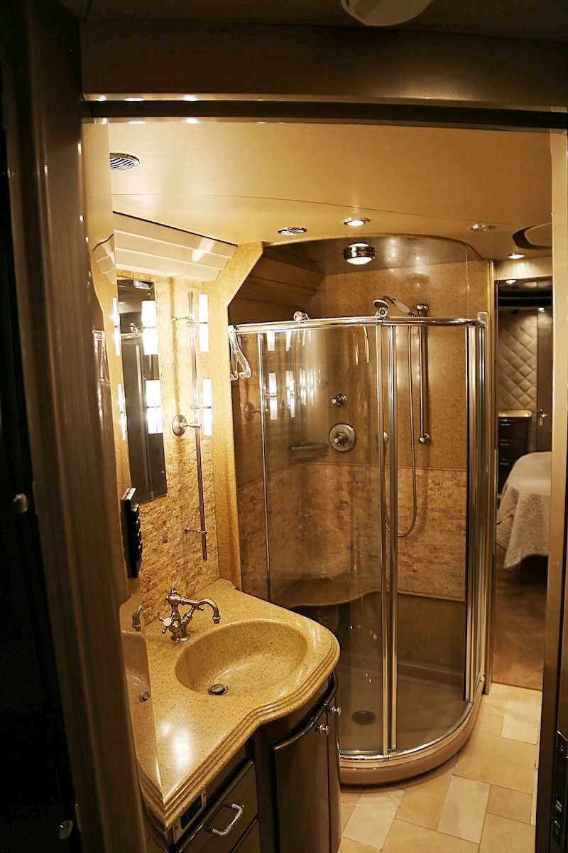 2006 Prevost Country Coach XLII For Sale