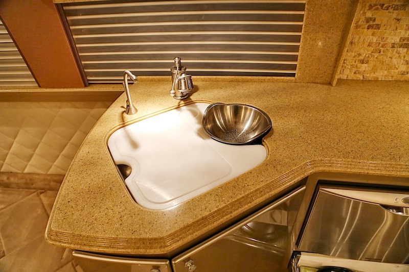 2006 Prevost Country Coach XLII For Sale