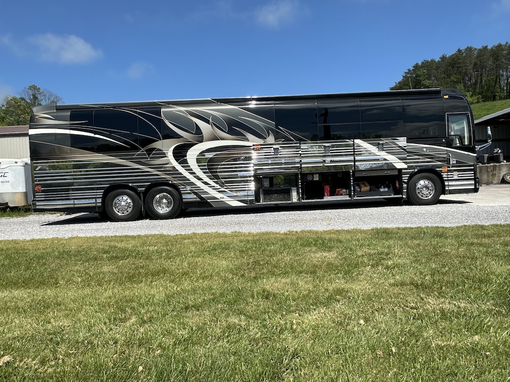 2006 Prevost COuntry Coach XLII For Sale