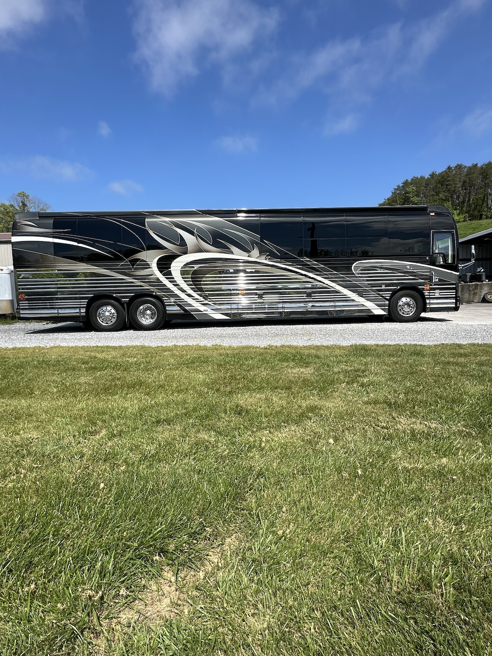 2006 Prevost COuntry Coach XLII For Sale