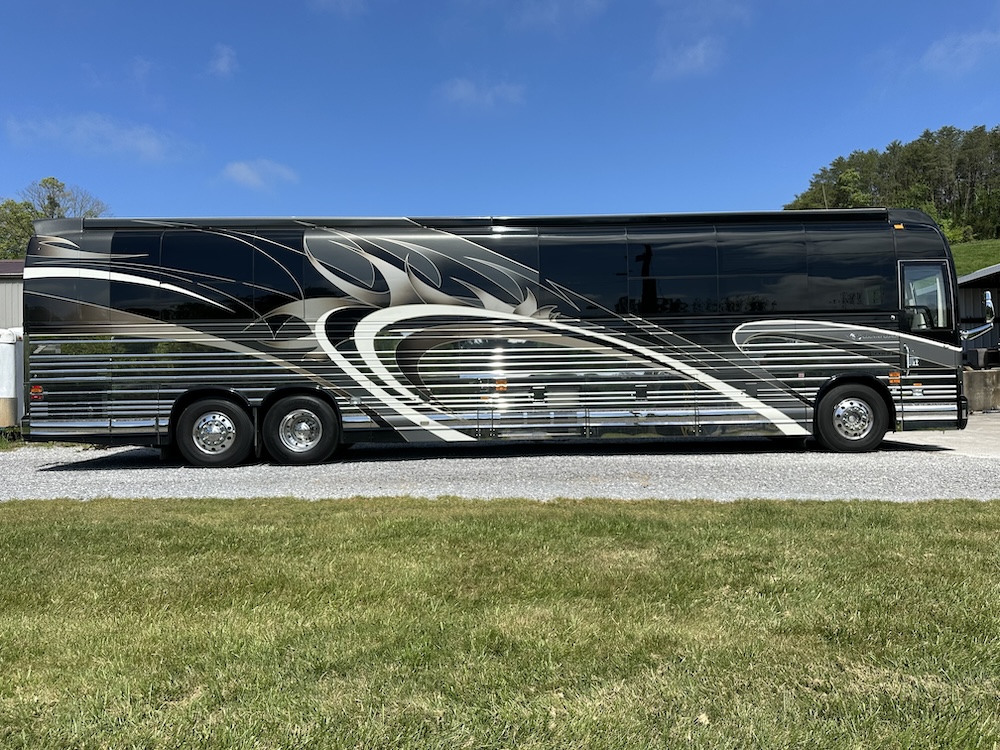 2006 Prevost COuntry Coach XLII For Sale