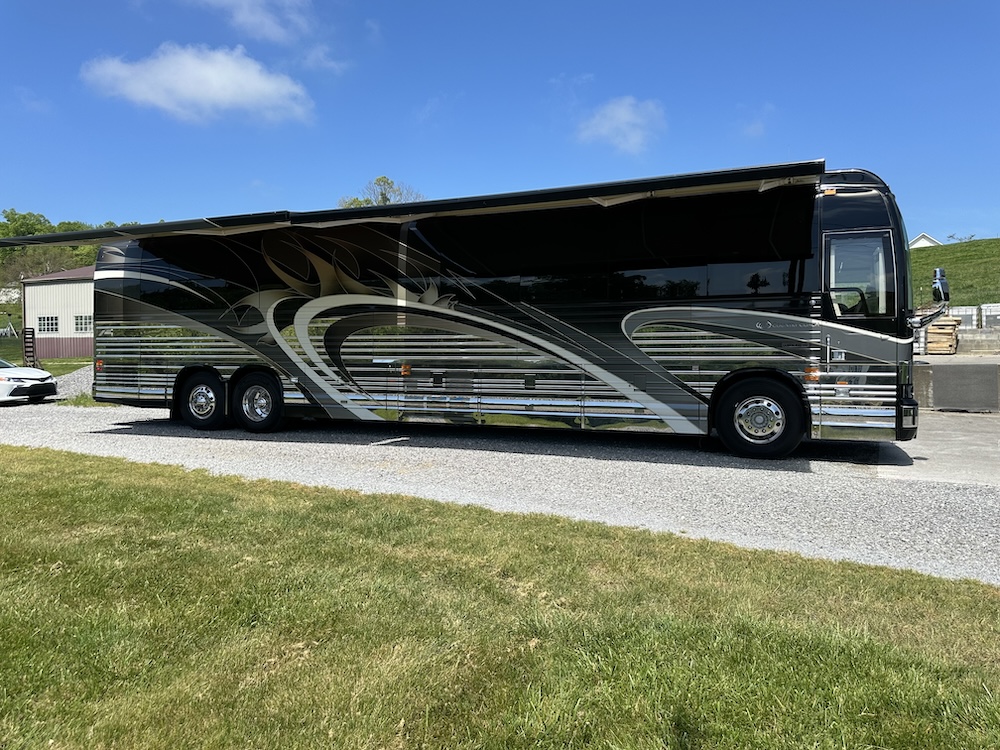 2006 Prevost COuntry Coach XLII For Sale