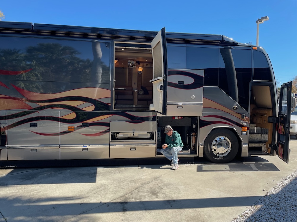 2006 Prevost Featherlite H3-45 For Sale