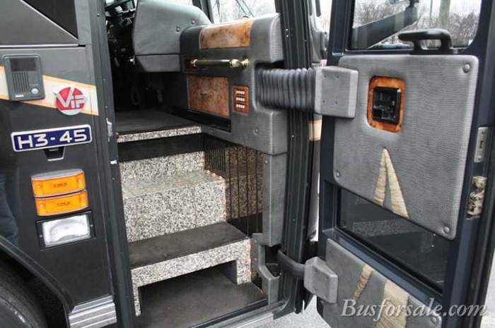 2006 Prevost Featherlite H3-45 For Sale