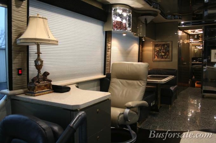 2006 Prevost Featherlite H3-45 For Sale