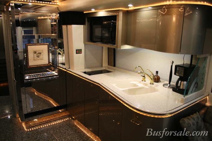 2006 Prevost Featherlite H3-45 For Sale